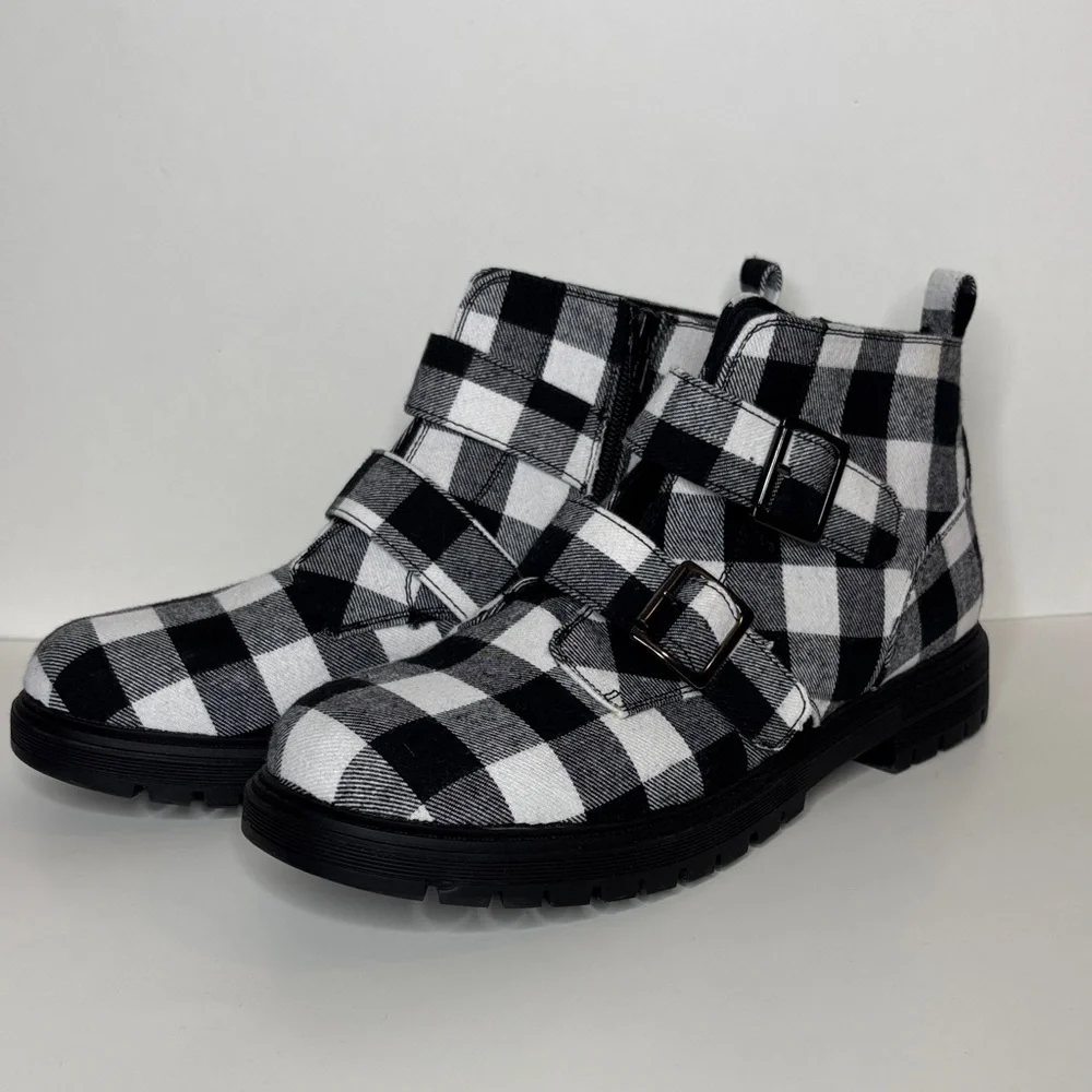 SO size 11 Black and White Plaid Ankle Boots - Picture 1 of 8